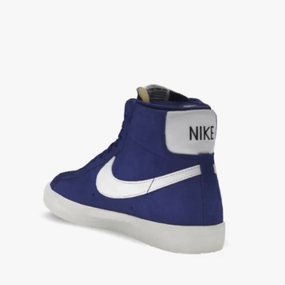 Nike Men’s Blazer Mid 77 Suede Sneakers - Picture 2 of 8